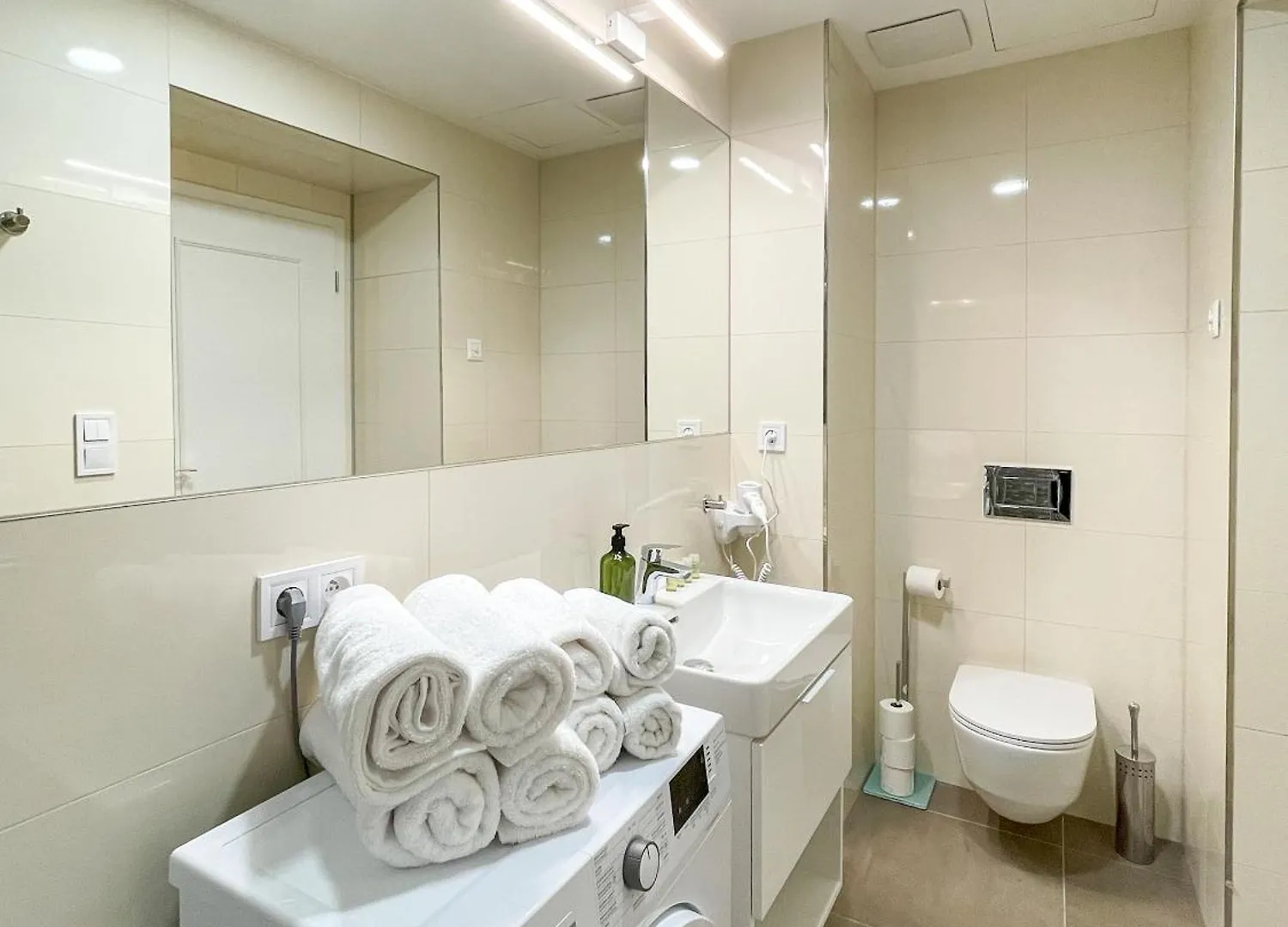 Aparthotel Rasinovo Nabrezi - Riverside Residence Prague