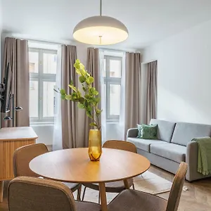 4* Apartmanhotel Limehome Halkova
