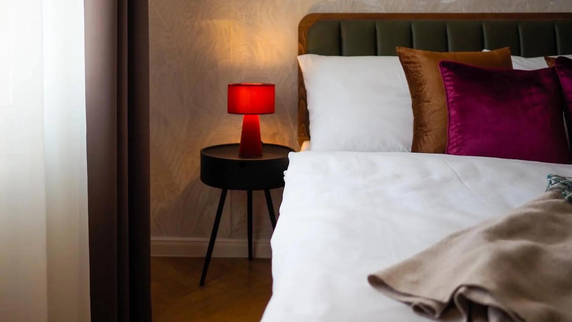 Aparthotel Rasinovo Nabrezi - Riverside Residence Prague